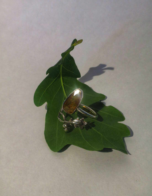 Oak and Acorn Ring - Tapered